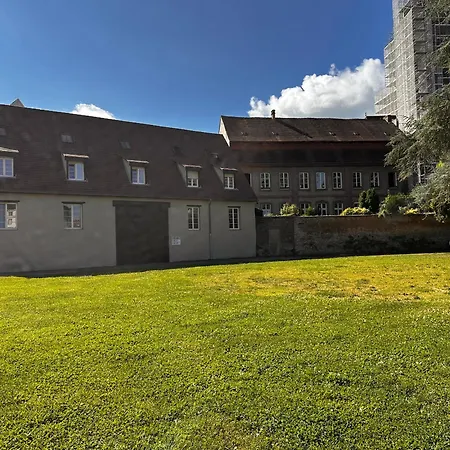 Duplex Confort Exceptionnel Hyper Centre Calme Sans Vis A Vis Parking Vue Jardin *